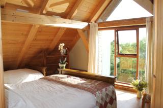 Stone Riverside Retreat - 3