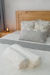 Cozy studio retreat near the beach - 1