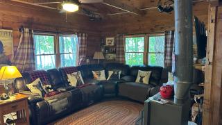 Cozy log cabin w/ deck, BBQ grill & outdoor firepit on Lower Wilson Pond - 6