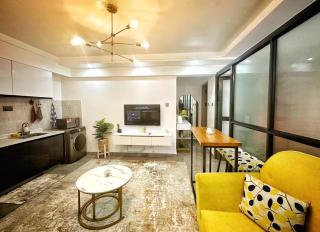 Modern 1BR in Kilimani, Nairobi, Kenya with Fast wifi, Netflix and Gym - 0