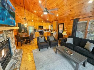 Free Railroad Tix - secluded - Fire Pit and Outdoor Bed Swing - 8