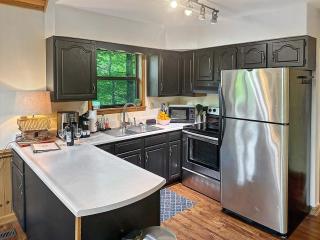 Free Brewery Tour Passes - Secluded Cabin - Convenient to Fontana Lake - 2