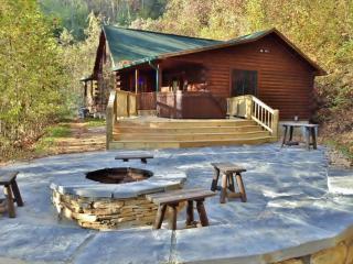 Free Railroad Tours - Secluded Cabin with Peaceful Patio and Hot Tub - 9