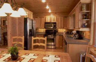 Free Railroad Tours - Secluded Cabin with Peaceful Patio and Hot Tub - 6