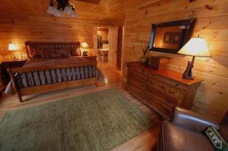 Free Railroad Tours - Secluded Cabin with Peaceful Patio and Hot Tub - 2