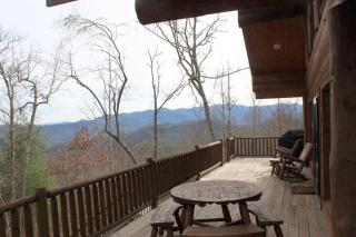 Free Train Tours + Cabin + Stunning Views/Deck + Close to Activities - 5