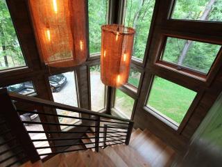 Free Train Tours + Custom Modern Luxury Cabin + Beautiful Sunset Views - 3