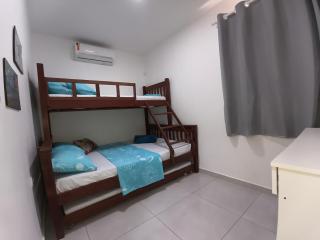 Apto Térreo de Frente para a Piscina - 200m do Acesso Público a Praia dos Carneiros - 3 Quartos e Sala Climatizados - Acomoda até 10 Pessoas - 2