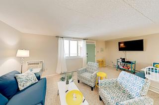 Colonial Unit 202 - 6