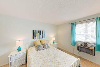 Colonial Unit 202 - 2