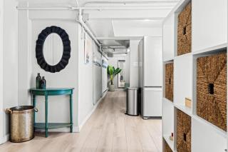 Contemporary Finishes - Studio Apt - Sloans Lake - 5