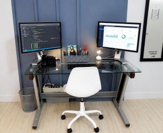 Luxury Bed & Remote-Work-Ready - Comfortable Executive Suite - Downtown - 4