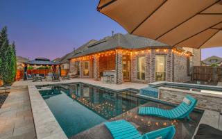 Luxury Oasis w Pool, Cinema, Games & Heated Spa - 9