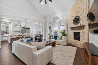 Luxury Oasis w Pool, Cinema, Games & Heated Spa - 8