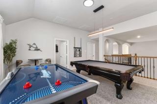 Luxury Oasis w Pool, Cinema, Games & Heated Spa - 6