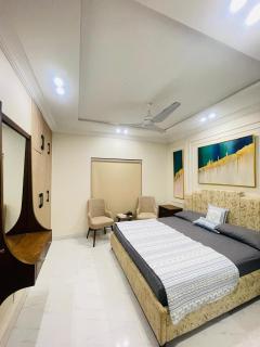 Sleek 2BR - 7