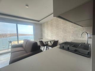 Gorgeous 1-BR Seaview Apartment - 5