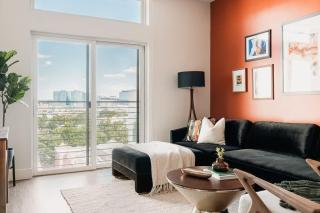 Gallery Retreat - Skyline Views - Zuni Lofts - 0