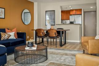 Urban Gallery Loft - King Bed - Larimer Square - 7