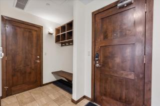 Expansive Luxury Condo - Downtown - Summer AC - 5
