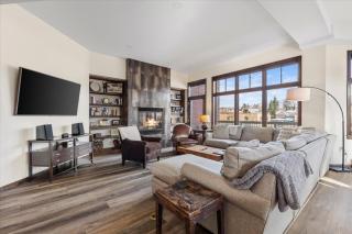 Expansive Luxury Condo - Downtown - Summer AC - 4