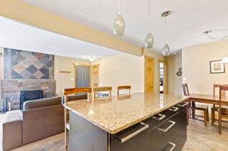 Rocky Mountain Escape with Vista View - Wildernest - 3