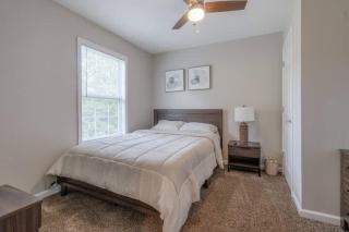 Fort Campbell Retreat, Garage and Sleeps 4 - 1