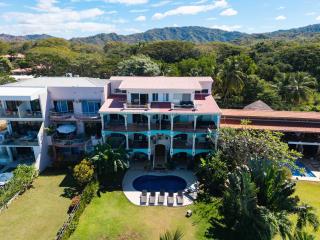Beachfront Penthouse with Panoramic Ocean Views - 6