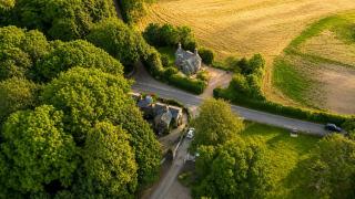 Historic Gatehouse inc Private Garden Near Oswestry & Wrexham - 1