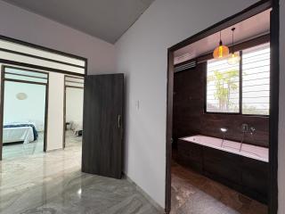 M12. Casa Amplia para Grupos con Gran Zona Exterior - 2
