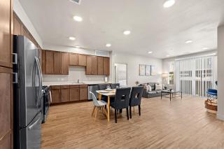 Brand New 2BR - 2 King Beds Pool Gym - 0