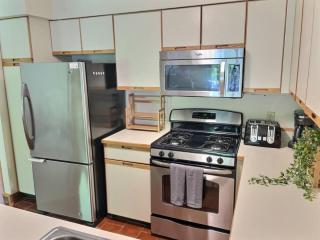 SugarBear- Pool, Hot Tub, 2 En Suites BRs Fireplace - 5