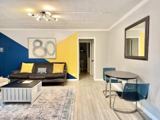 Downtown Condo! Private Balcony! PT10F - 0
