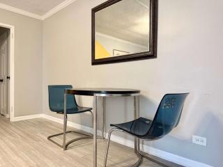 Downtown Condo! Private Balcony! PT10F - 8