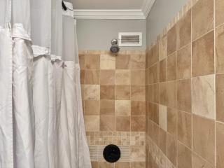 Downtown Condo! Private Balcony! PT10F - 1