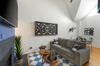 Spacious Austin Loft 4BR Sleeps 12 - 1