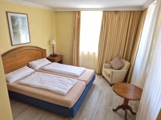 Hotel La Strada & Sultan - 9