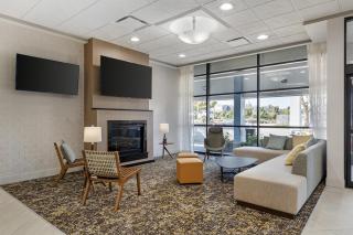 Best Western Plus Downtown Tacoma - 3