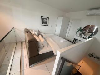 EBS LEGENDS LUXURY APARTMENTS at embassy garden - 9