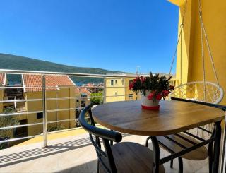 LouAdria Apartments - 8