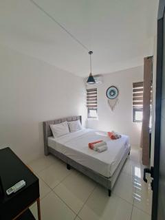 Freesia 1 Apartment - Pool, 3min Walk to Beach & Shops - 1