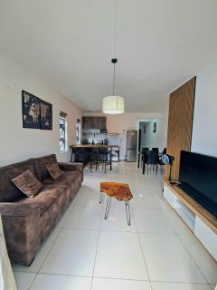 Freesia 1 Apartment - Pool, 3min Walk to Beach & Shops - 5