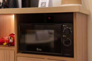 Velora Living Palm Suite 70 Smart TV - 3