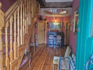 Rainbow Cottage - 6
