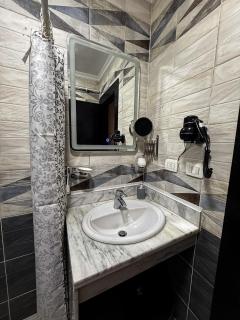 Cozy, peaceful and centrally located Apartment - 6