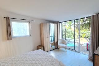 Charming house with terrace and pool - 3