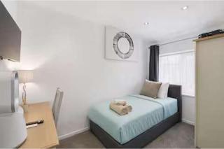 Nottingham Home 4 Bedrooms sleeps 7 city hospital - 6