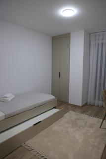 Modern 2 Bedroom Apartment -Terrace & Free Parking - 4