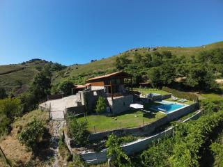 HUGS Nature Retreat Heated Pool & Jacuzzi - 7