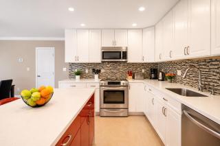 Walk to Hollywood Beach Luxury 4BR Villa - 1